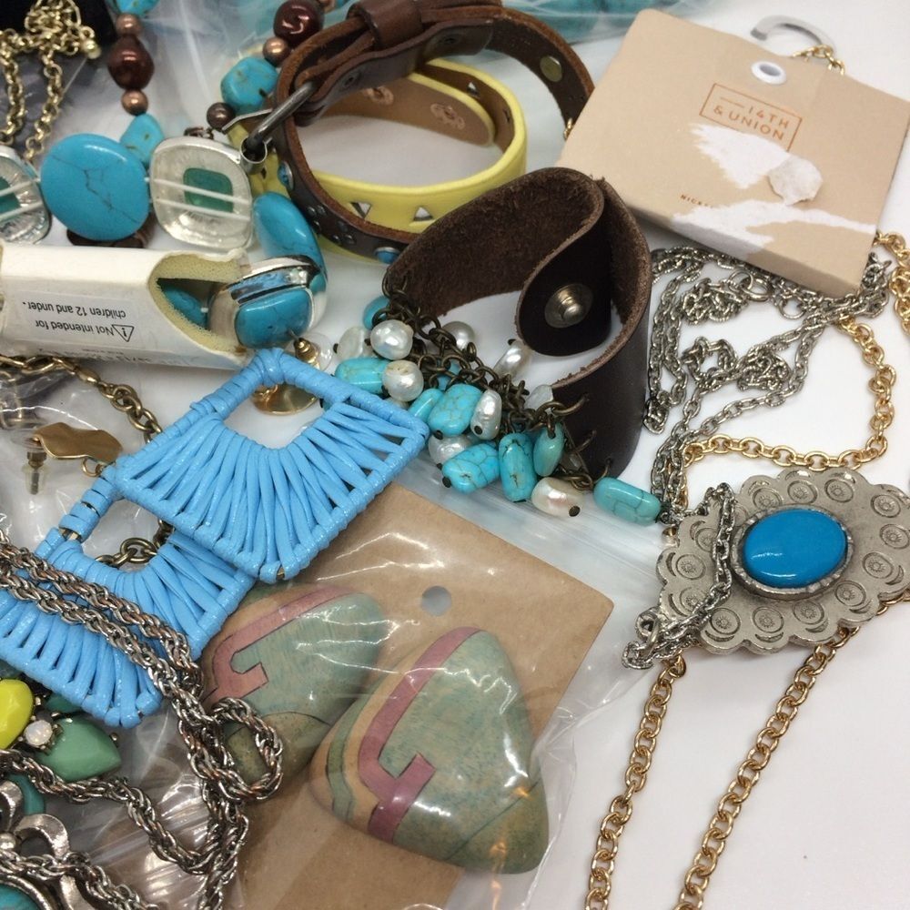 Mystery Jewelry Lot Wearable Bracelets Necklaces Earrings Blue Yellow 1+ Pound - Picture 12 of 16